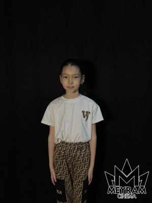 Айзере Манат