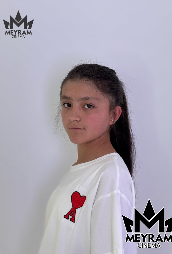 Назмина Ахмадтанова