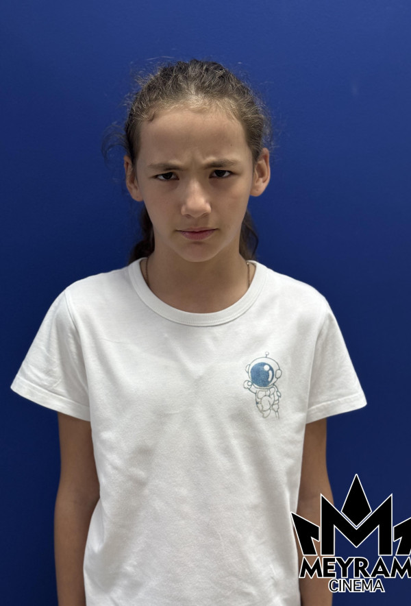 Аймира Әділақын