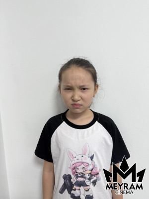 Аяулым Мөмен