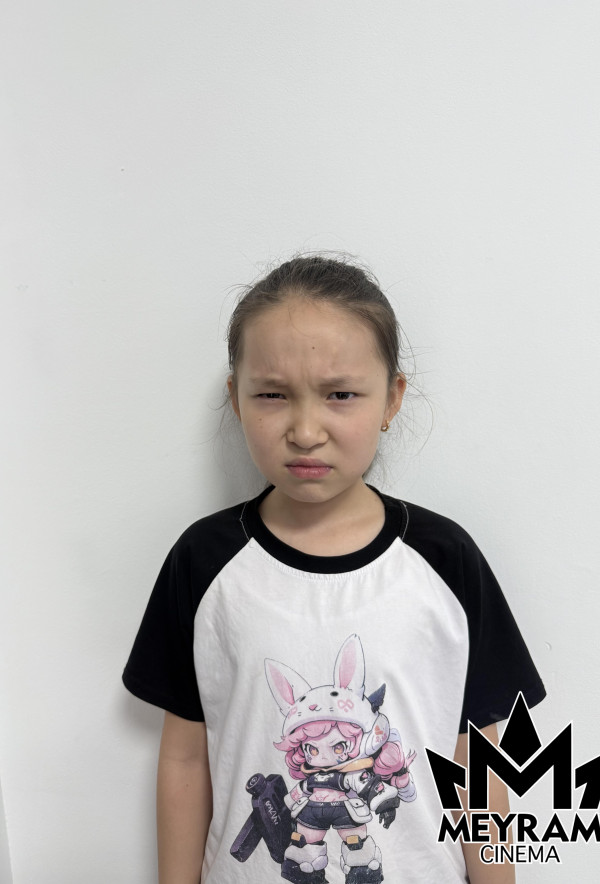 Аяулым Мөмен