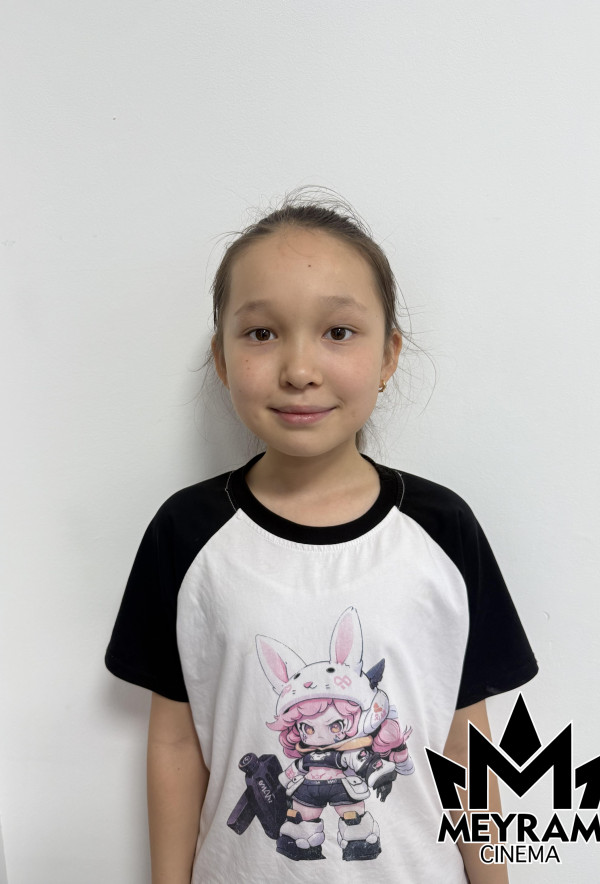 Аяулым Мөмен